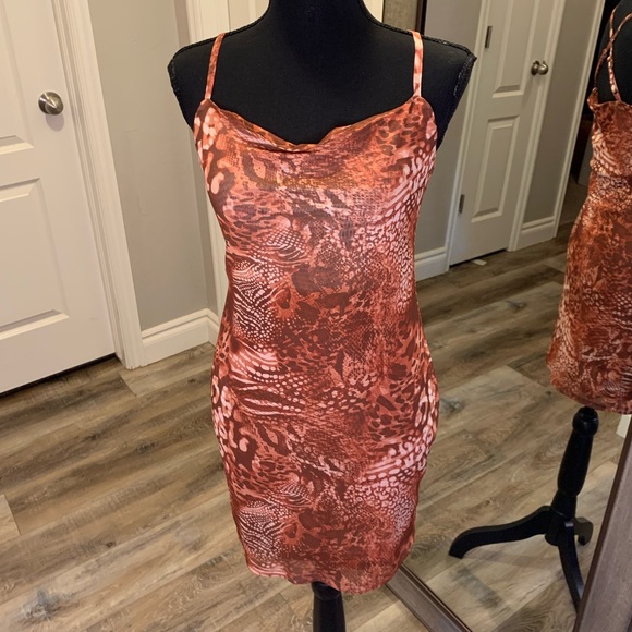 SHEIN Leopard Print Bodycon Dress - Picture 2 of 13